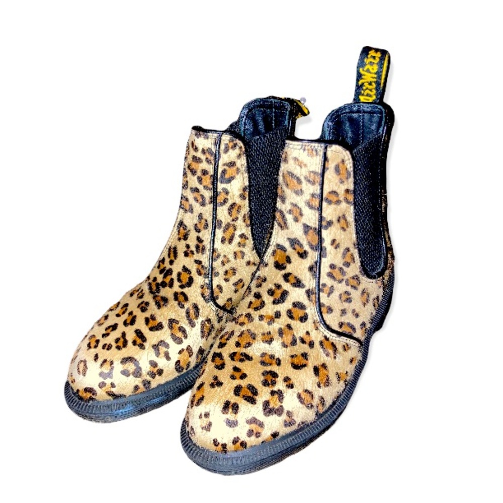Super adorable Dr Martens Flora Hair Chelsea Leopard boot sz 5